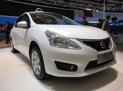 NissanTiida2012.jpg